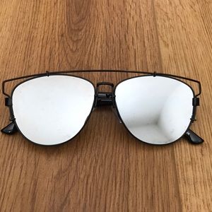 Black Mirrored Sunglasses 😎